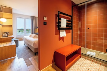 Deluxe Room, 1 King Bed, Non Smoking, Terrace
