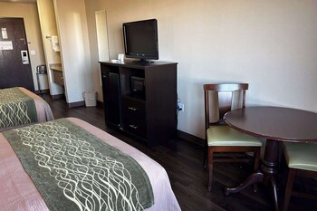 Room, 2 Queen Beds, Non Smoking (Efficiency)
