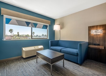 Standard Room, 1 King Bed with Sofa bed