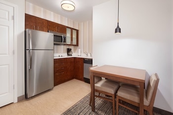 Studio, 1 Queen Bed with Sofa bed (Hearing Accessible)