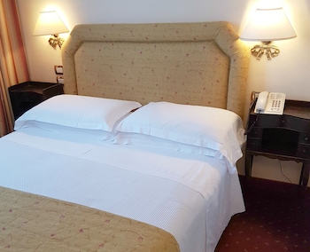 Double Room (Small)