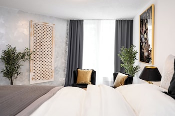 Deluxe Studio Suite