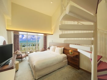 Loft, 1 King Bed, Ocean View (Ocean Maisonette Room, High Floor)