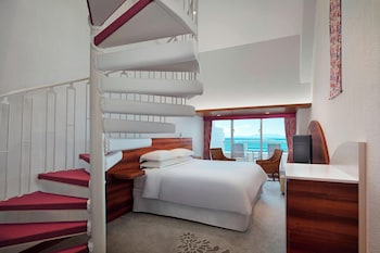 Loft, 1 King Bed, Ocean View (Ocean Maisonette Room, High Floor)