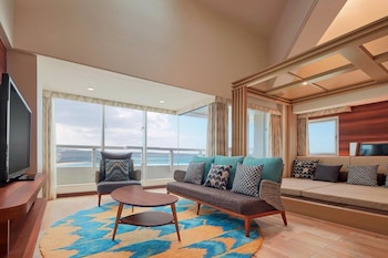 Suite, 1 King Bed, Balcony, Ocean View (Tower)