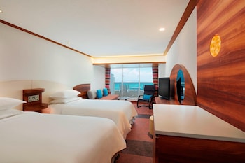 Deluxe Room, 2 Twin Beds, Balcony, Ocean View (High Floor Deluxe Room)