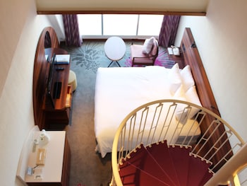 Loft, 1 King Bed, Ocean View (Ocean Maisonette Room, High Floor)