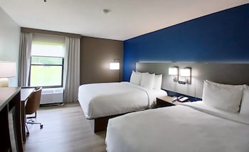 Standard 2 Queen (2nd Floor)