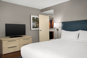 Suite, 1 Bedroom, Roll-in Shower