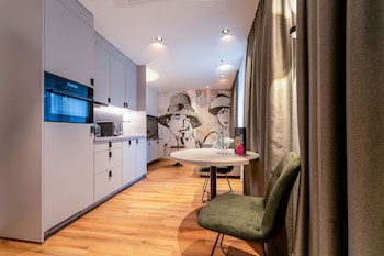 Deluxe Apartment