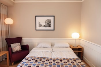 Double Room (Compact)