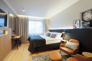 Standard Room, 1 King Bed (Top Floor)