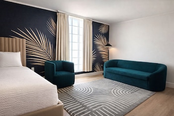 Suite, 2 Queen Beds, Non Smoking