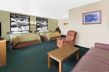 Suite, 2 Queen Beds, Non Smoking