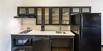 Room, 1 Queen Bed, Accessible, Non Smoking (Roll-In Shower)