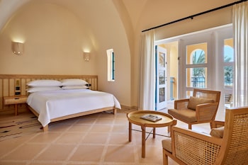 Deluxe Room, 1 King Bed, Balcony, Beachfront (Beachfront)