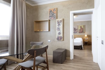 Executive Room, 1 King Bed, Non Smoking (with Single Sofabed)