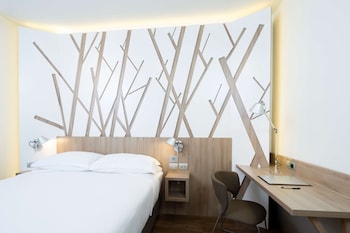 Comfort Room, 1 Queen Bed, Non Smoking