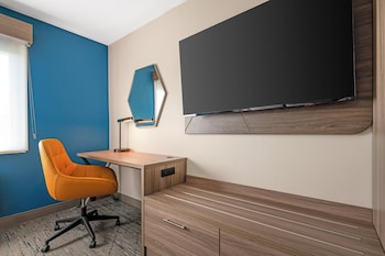 Standard Room, 2 Queen Beds, Accessible, Non Smoking (Communications)