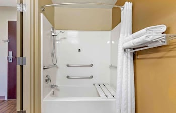 Studio, Mobility Accessible (One King Bed, Non-smoking)