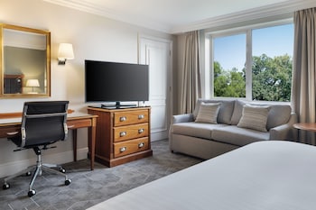 Superior Room, 1 Queen Bed with Sofa bed