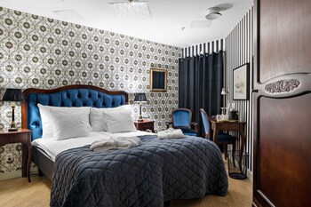 Standard Room, 1 Queen Bed, Non Smoking, No Windows