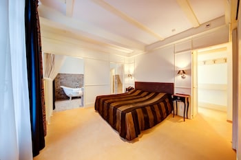 Suite, Garden View