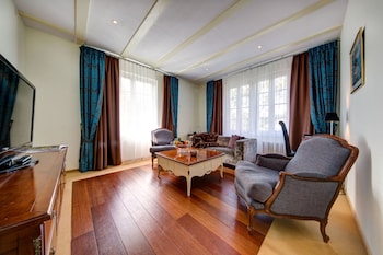 Suite, Balcony, Valley View