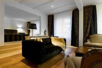 Superior Suite, Terrace, Mountain View