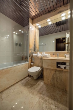 Classic Twin Room, Balcony, Mountain View