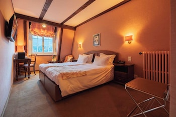 Standard Twin Room, 2 Twin Beds, Non Smoking, Mountain View