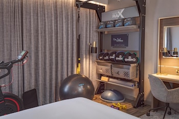 Room, 1 Queen Bed (Fitness)