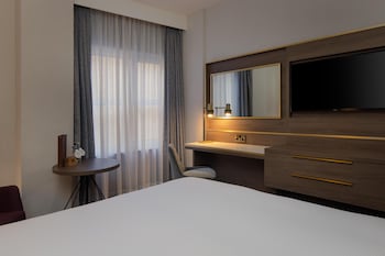 Deluxe Room, 1 Queen Bed