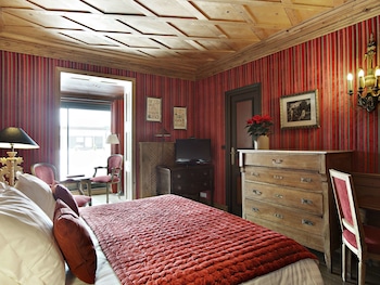 Prestige Room