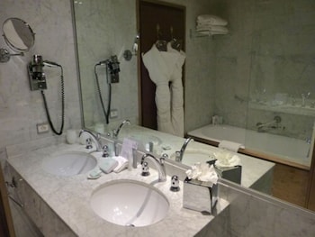 Prestige Room