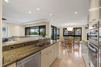 Condo, 2 Bedrooms, Ocean View (144)