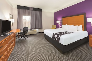 Deluxe Room, 1 King Bed, Accessible, Non Smoking