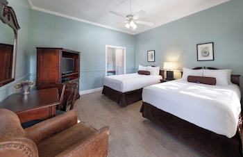 Double Queen Room