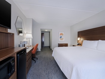 Standard Room, 1 King Bed, Accessible (Comm, Trf Shwr)