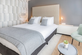 Standard Room, 1 Queen Bed