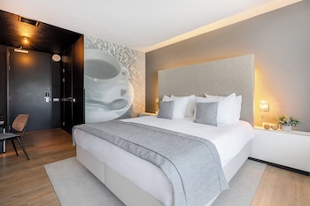 Standard Room, 1 Queen Bed