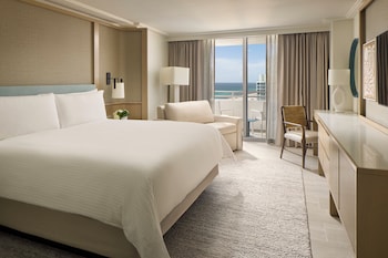 Room, 1 King Bed with Sofa bed, Balcony, Ocean View