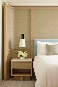 Room, 1 King Bed with Sofa bed, Balcony, Oceanfront
