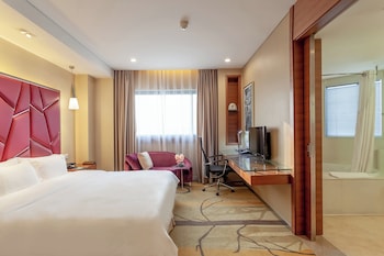 Premium Room, 1 King Bed, Garden View