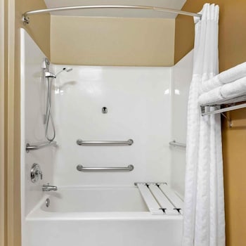 Deluxe Room, 1 King Bed, Accessible, Non Smoking (Mobility, Bathtub W/grab Bars)