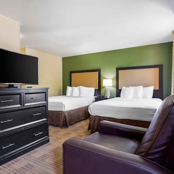 Deluxe Room, 2 Queen Beds, Non Smoking