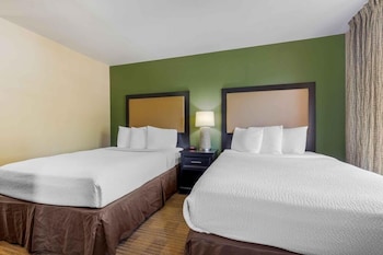 Deluxe Room, 2 Queen Beds, Non Smoking