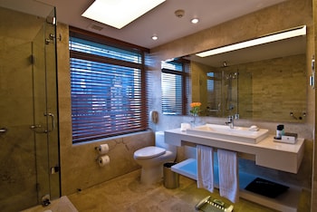 Premium Room, 1 King Bed